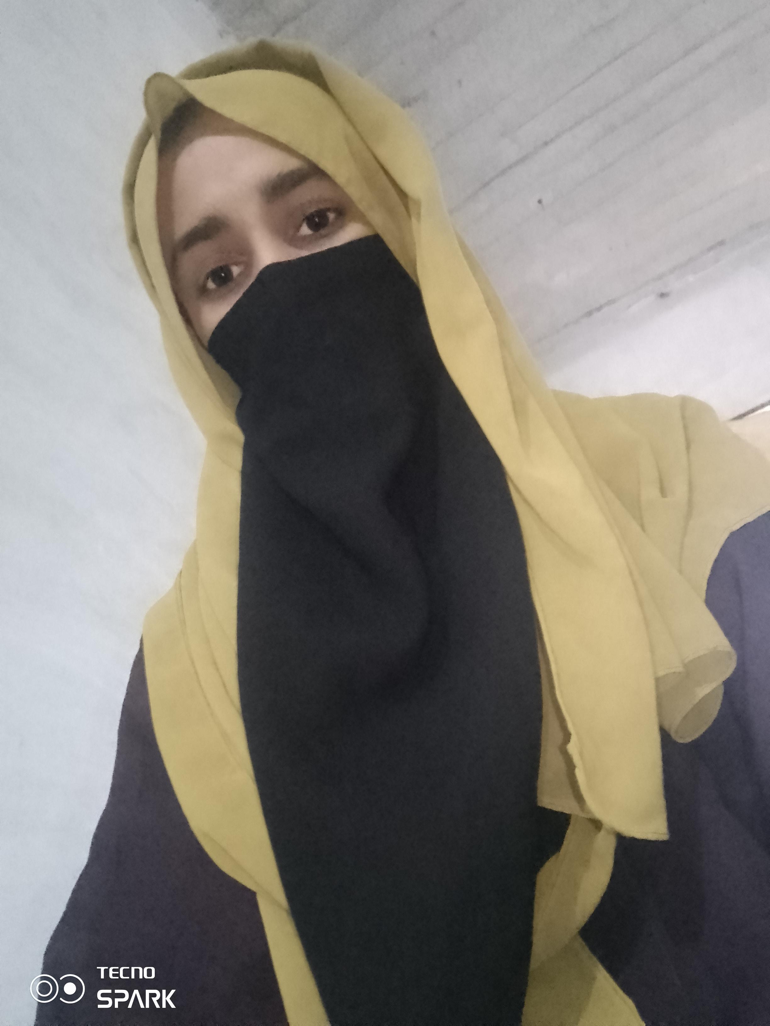 Almas Khalid's profile picture